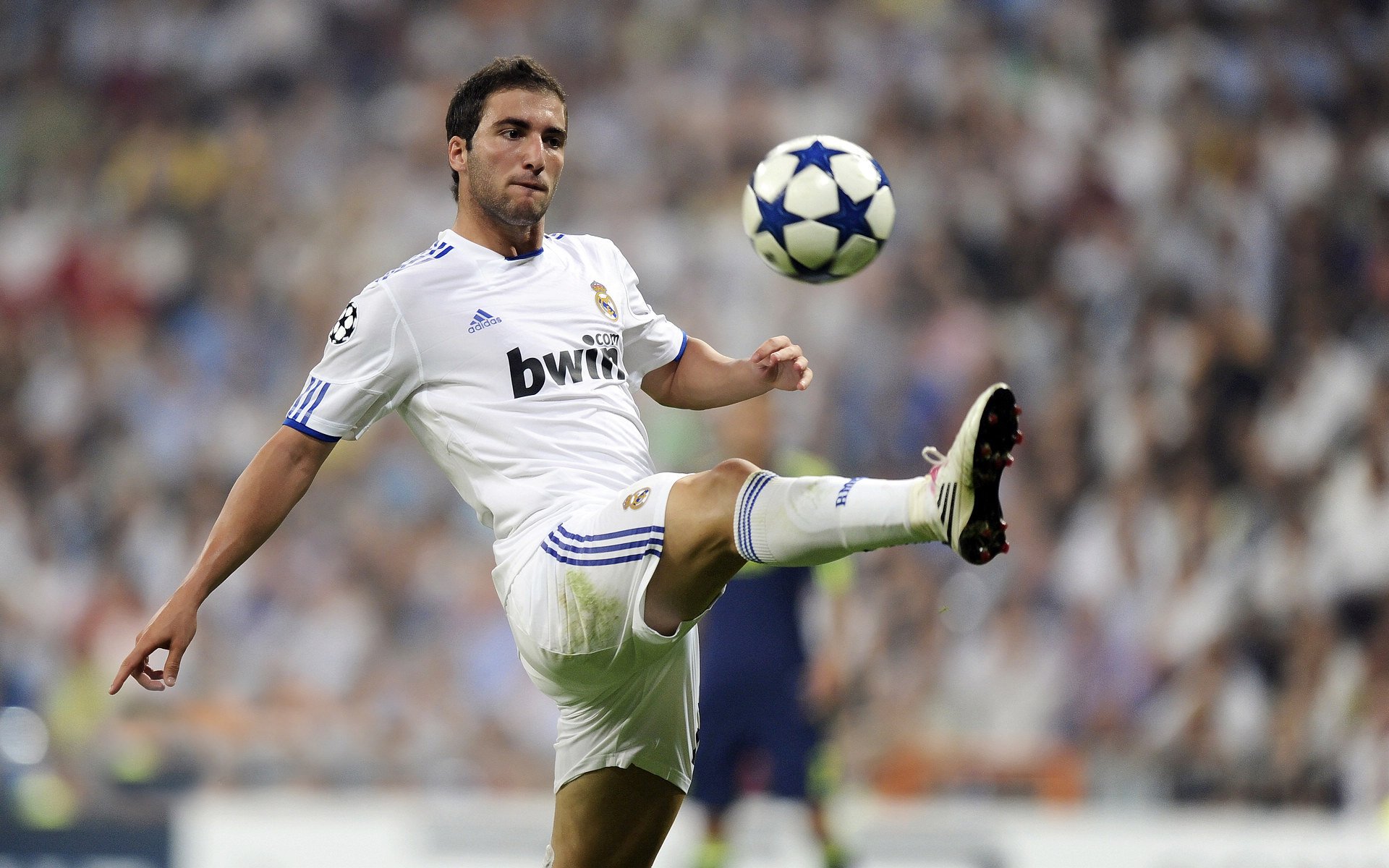 英超青训营引入虚拟现实技术强化战术意识，英超本队青训